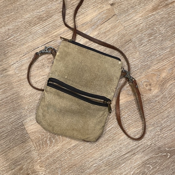 Cross body purse - Picture 3 of 3